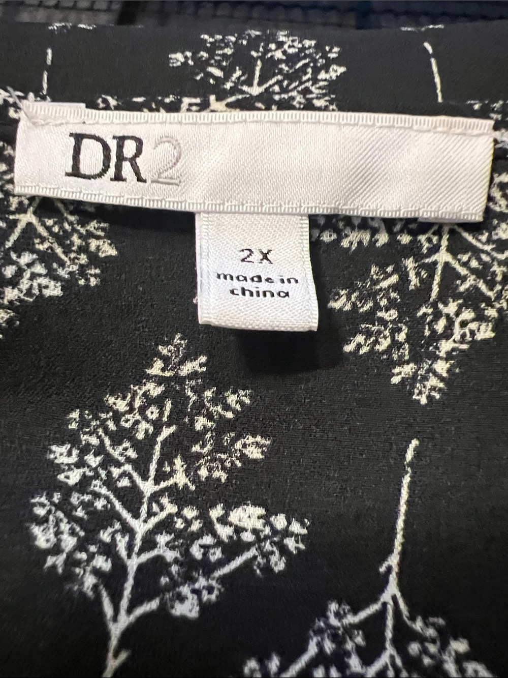 DR2 Black Tunic with White Botanical Print and Tassel Tie - Picture 12 of 13